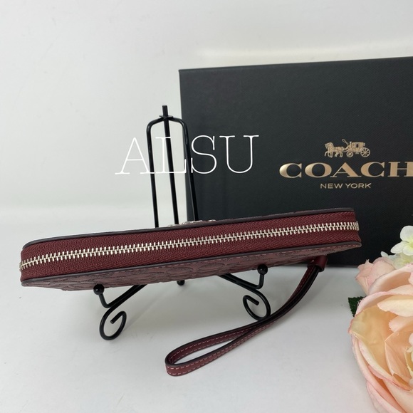 Coach Large Phone Wallet Leathe Glitter Wine Boxed - Picture 3 of 7